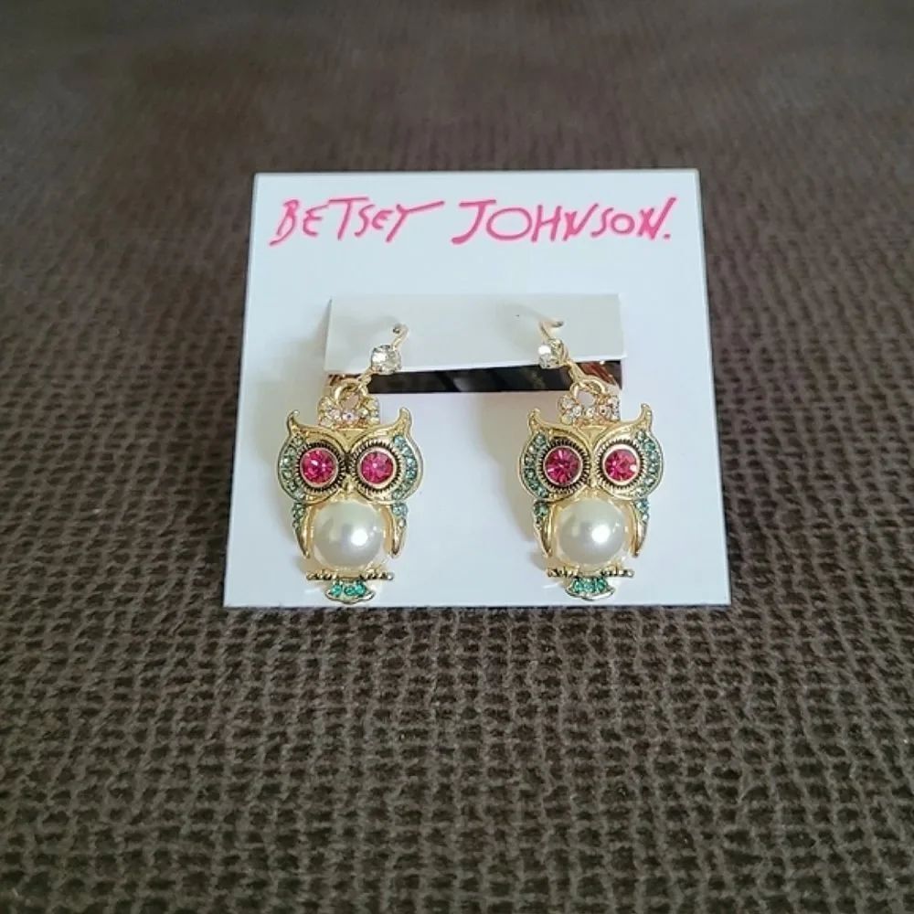 Betsey Johnson Pearl Owl🦉 Drop Earrings